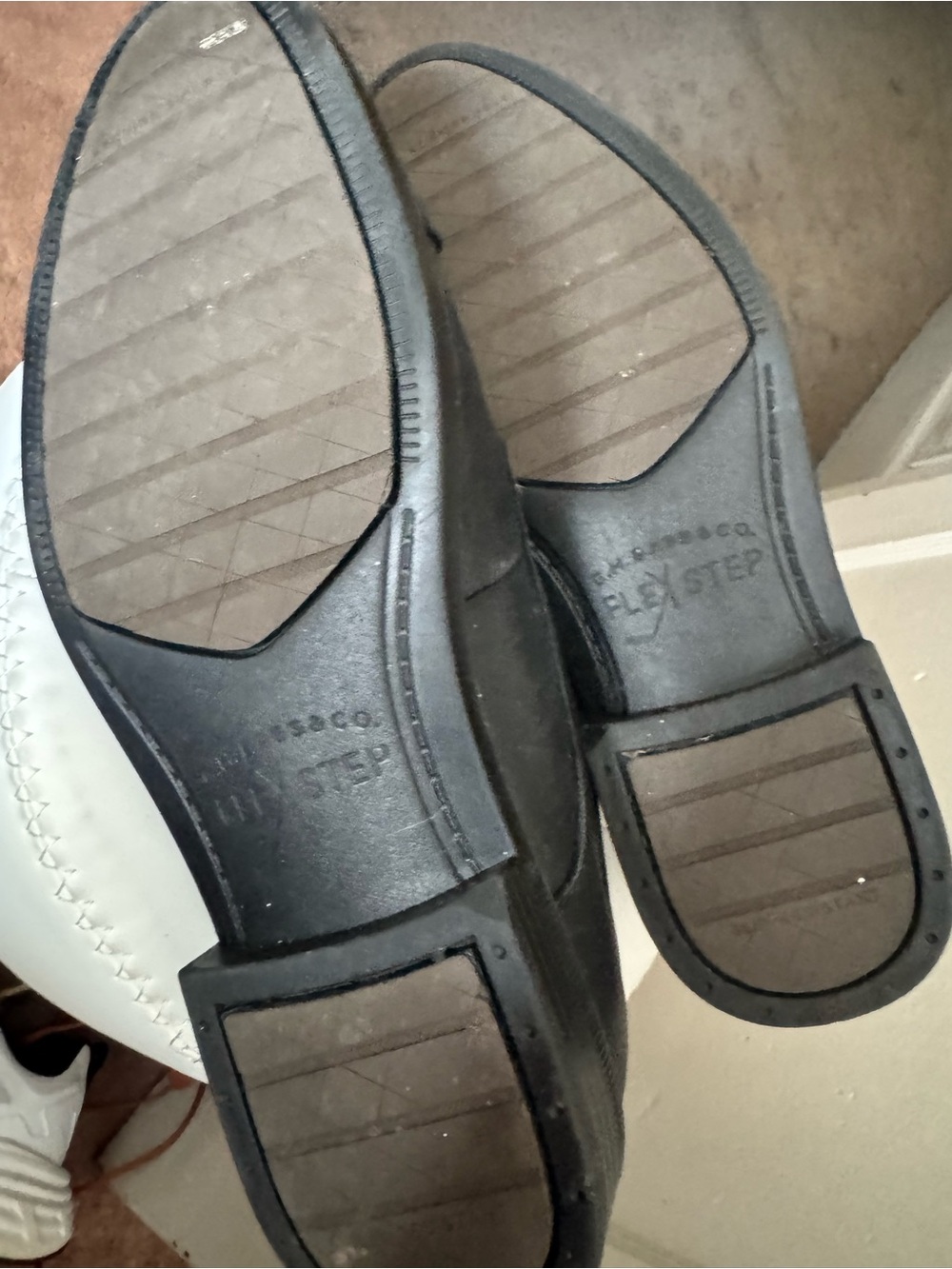 G.H. Bass & Co. Black Leather Cap-Toe Derby Oxfords - Men - Picture 2 of 2